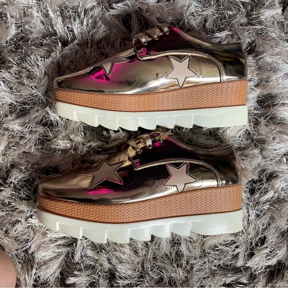 Sz10 Golden Metallic Platform Lace Up Shoes with Star Detail - Picture 2 of 4